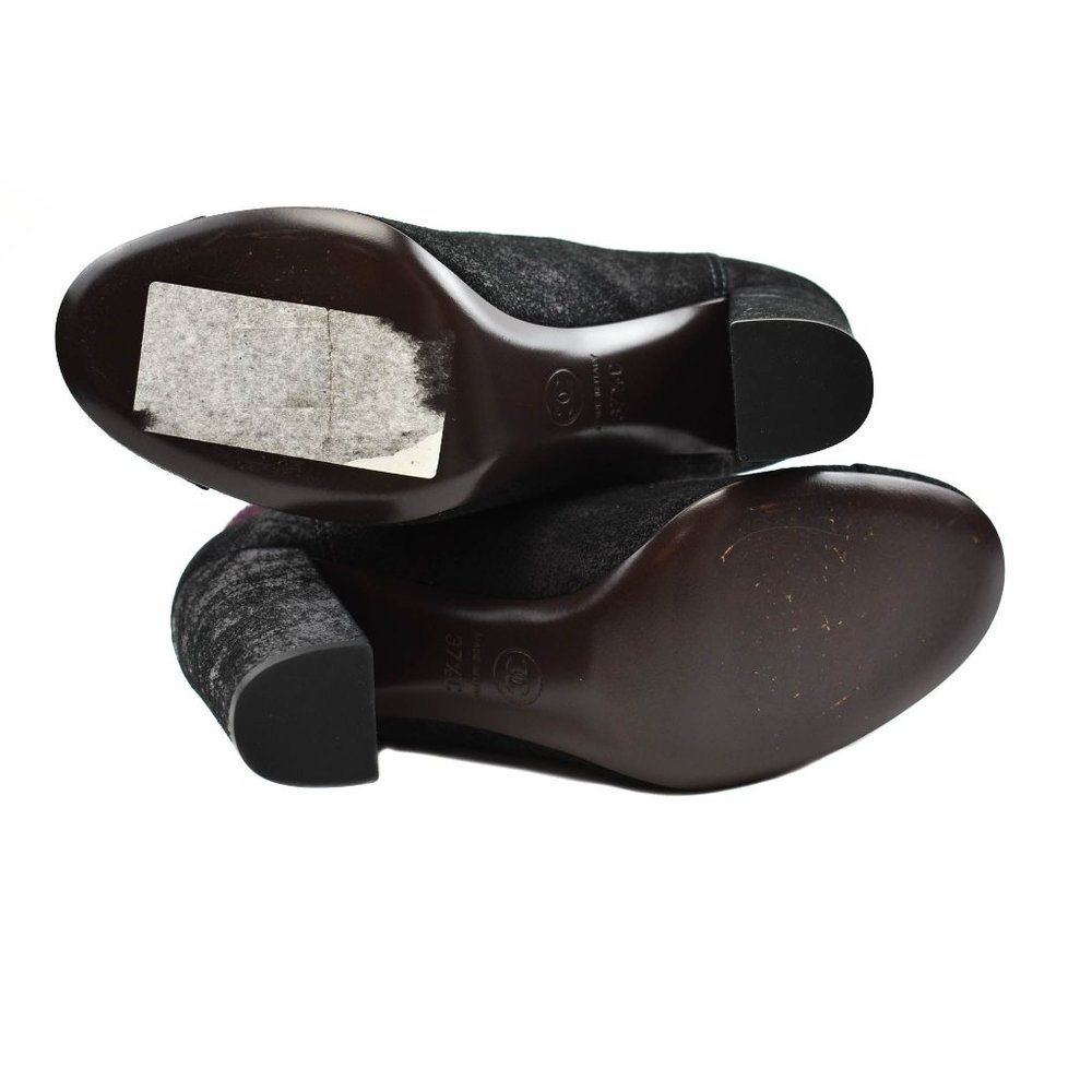 CHANEL: Distressed Leather, fabric Snap Buttons - "CC" Logo Ankle Boot - Picture 9 of 12